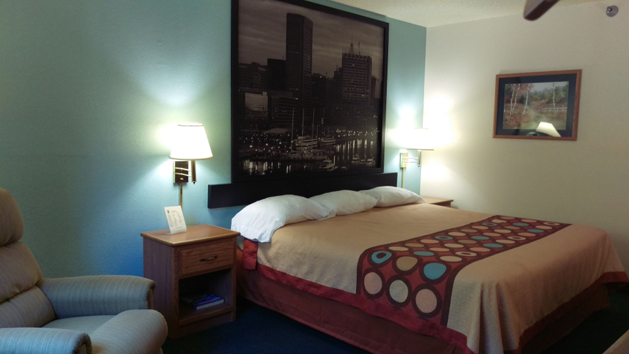 Bedroom 4, Super 8 by Wyndham Thurmont, Frederick