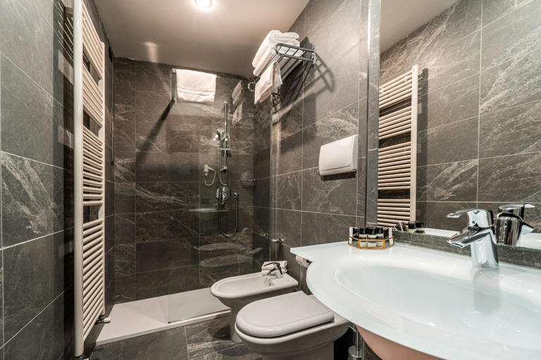 Bathroom 4, Smart Hotel Holiday, Venezia