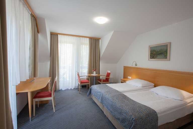 Bedroom 4, Hotel Jezero, Bohinj