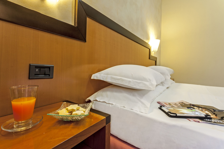 Bedroom 2, Hotel Olimpia, L'Aquila