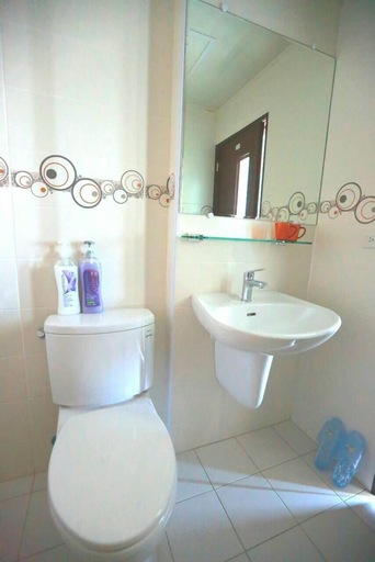 Bathroom 3, STSP Guest House, Tainan