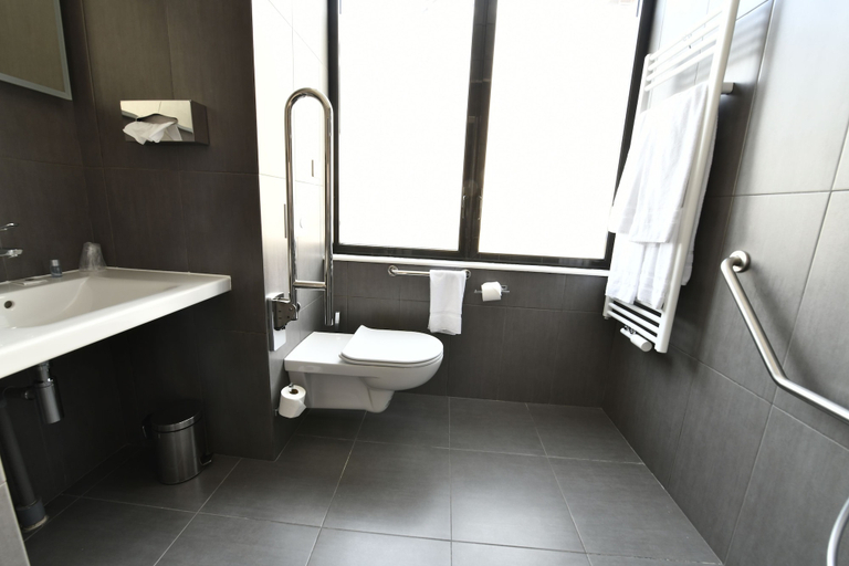 Bathroom 4, In Situ Hotel, Nord