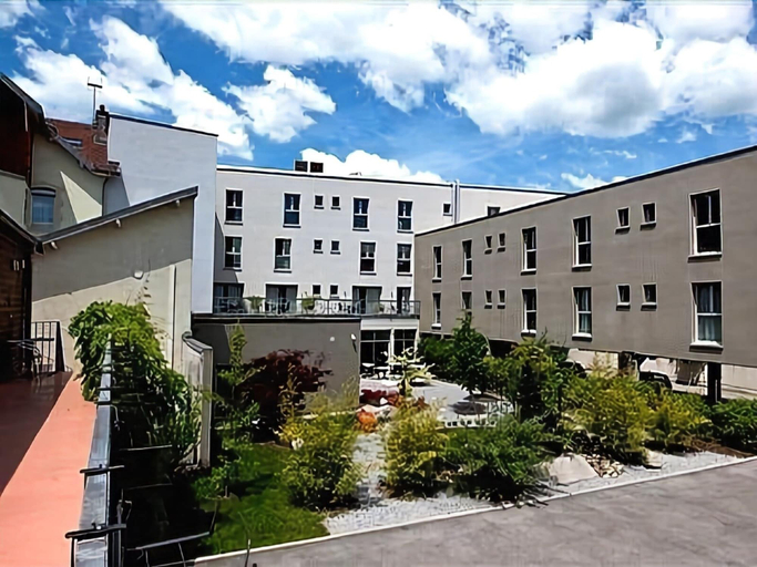 Exterior & Views 2, Hôtel Victor Hugo & Spa, Doubs