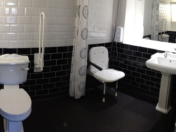 Bathroom 4, Atlantis Holiday Apartments, Torbay