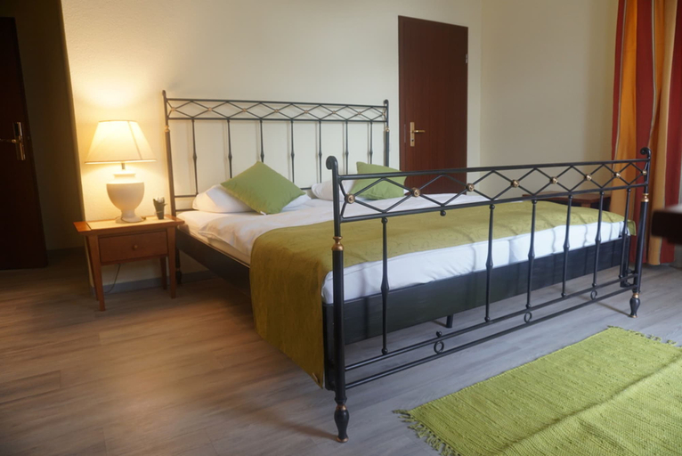 Bedroom 3, Hotel-Events Adlerpalast, Groß-Gerau