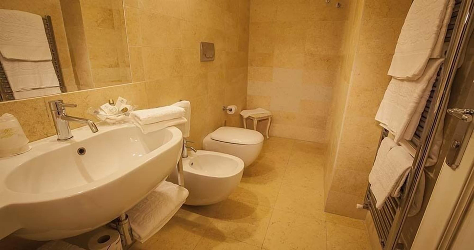 Bathroom 4, Palace Hotel Vieste, Foggia