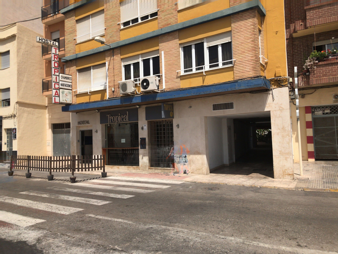 Exterior & Views 2, Hostal Tropical, Valencia