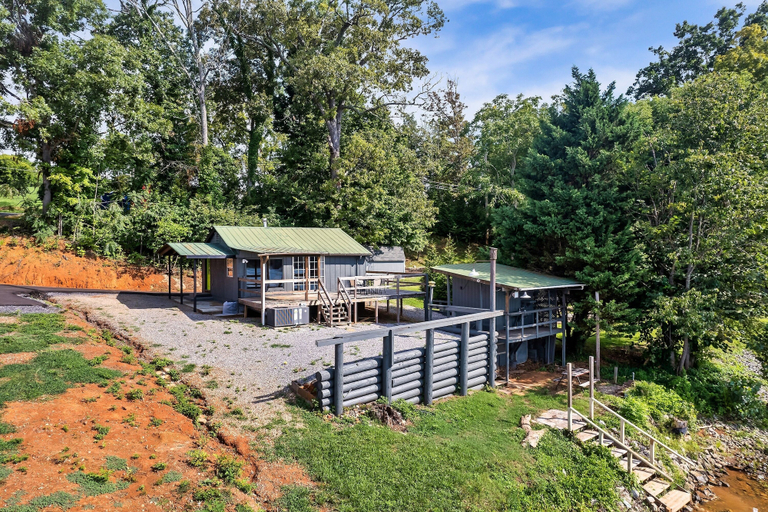 Others 4, Cabin at Lakeside, Jefferson