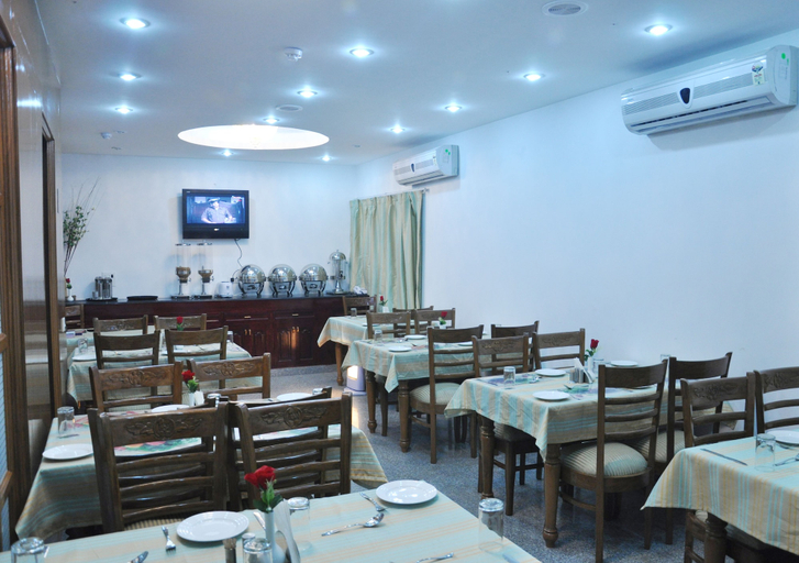 Food & Drinks 4, Hotel Forest Green, Delhi