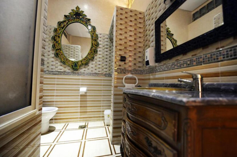 Bathroom 5, Hôtel des Oudaias, Rabat