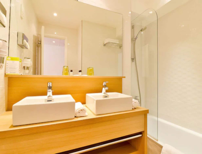 Bathroom 5, Hotel Le Petit Prince, Var