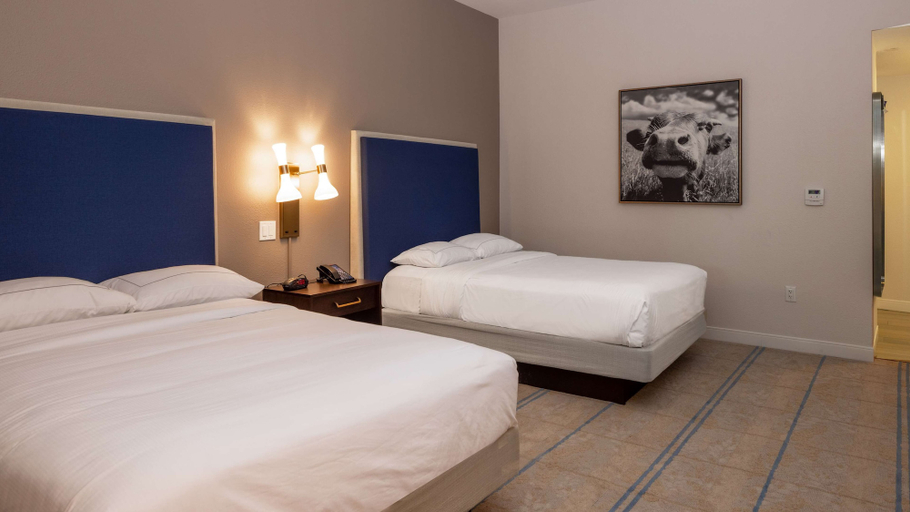 Bedroom 3, Hilton Austin Airport, Travis