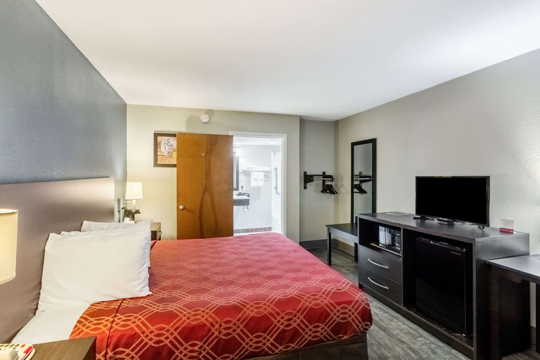 Bedroom 4, Econo Lodge Crestview South, Okaloosa
