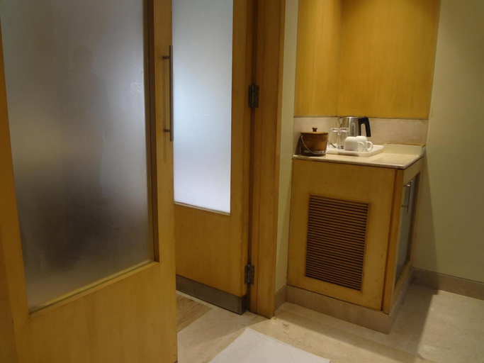Bathroom 4, Ascot Hotel, Mumbai City
