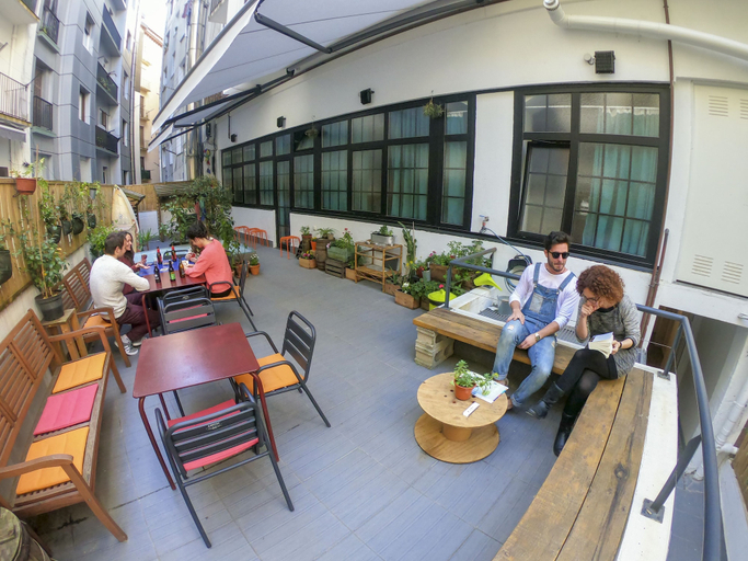 Others 5, Koba Hostel, Guipúzcoa