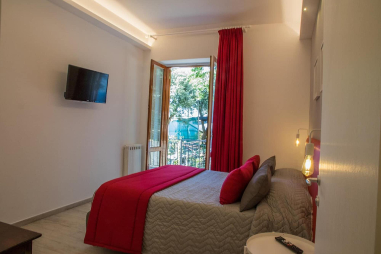 Bedroom 4, On Michele Guest house, Napoli