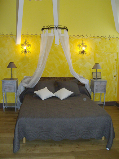 Bedroom 4, Chambre d'hôtes - Domaine De Berthegille, Charente-Maritime
