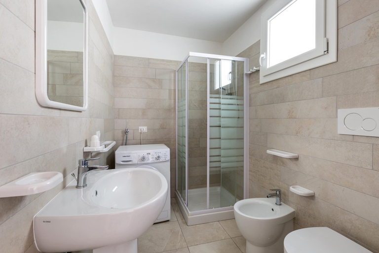 Bathroom 4, Villa Poseidon, Lecce