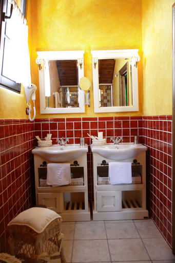 Bathroom 4, Posada Spa Privilegio de Vara, Cantabria