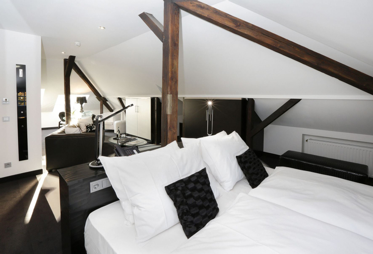 Bedroom 12