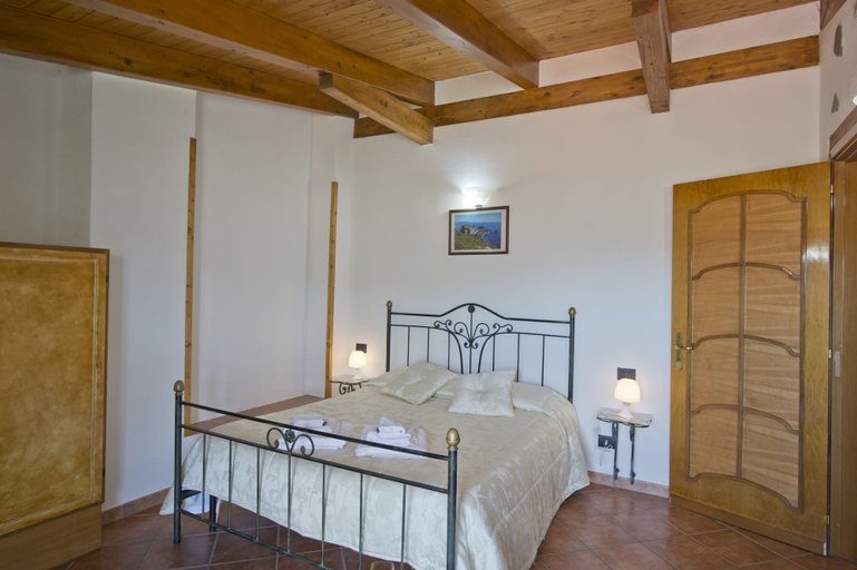 Bedroom 3, Valle degli Dei, Napoli