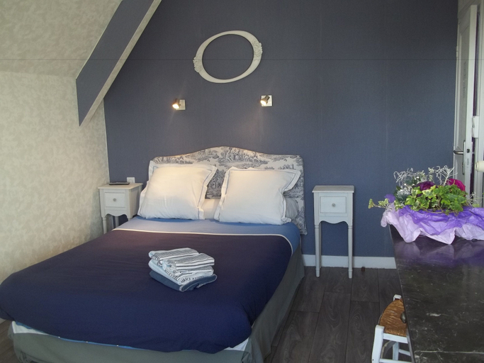 Bedroom 4, Villa les Dunes, Manche