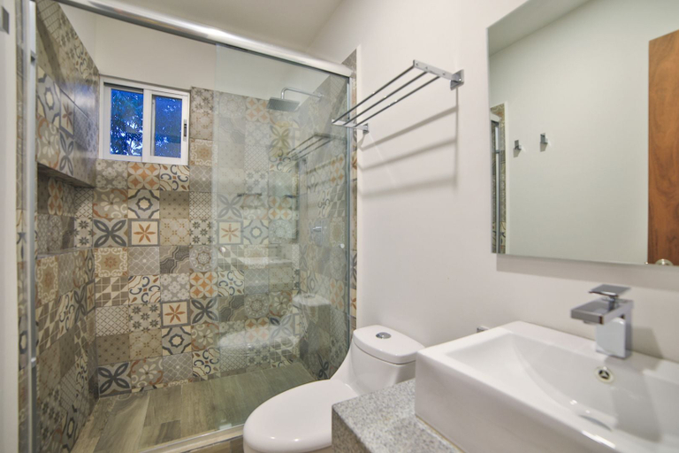 Bathroom 4, IK Zama 14, Cozumel