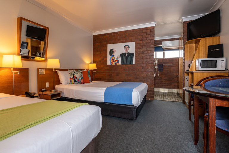 Bedroom 3, Country Pathfinder Motor Inn, Dalby