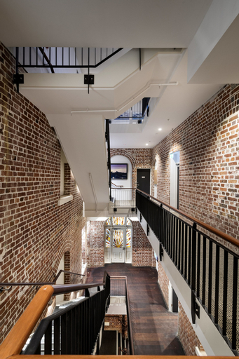 Others 5, The National Hotel, Fremantle