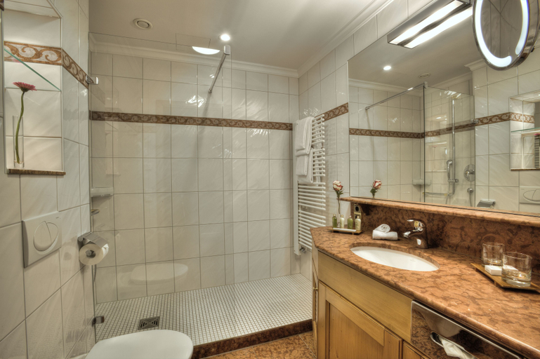 Bathroom 5, Hotel zum Erdinger Weissbräu, Erding