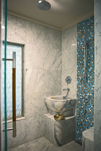 Bathroom 5, Renaissance Izmir Hotel, Konak