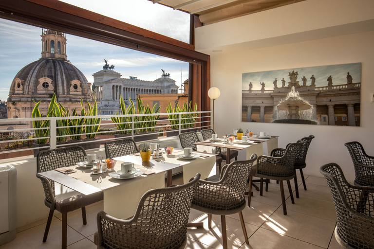 Food & Drinks 5, Cosmopolita Rome Colosseum, Tapestry Collection by Hilton, Roma