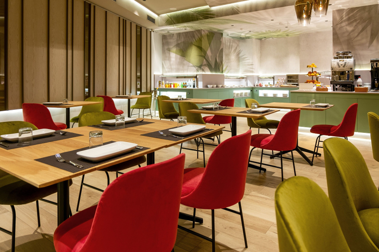 Food & Drinks 5, Melia Plaza Valencia, Valencia