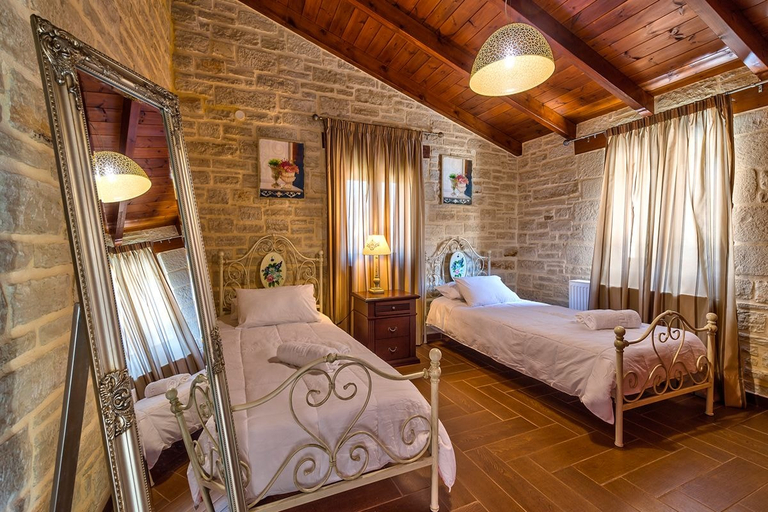 Bedroom 2, Villa Ahlades, Crete
