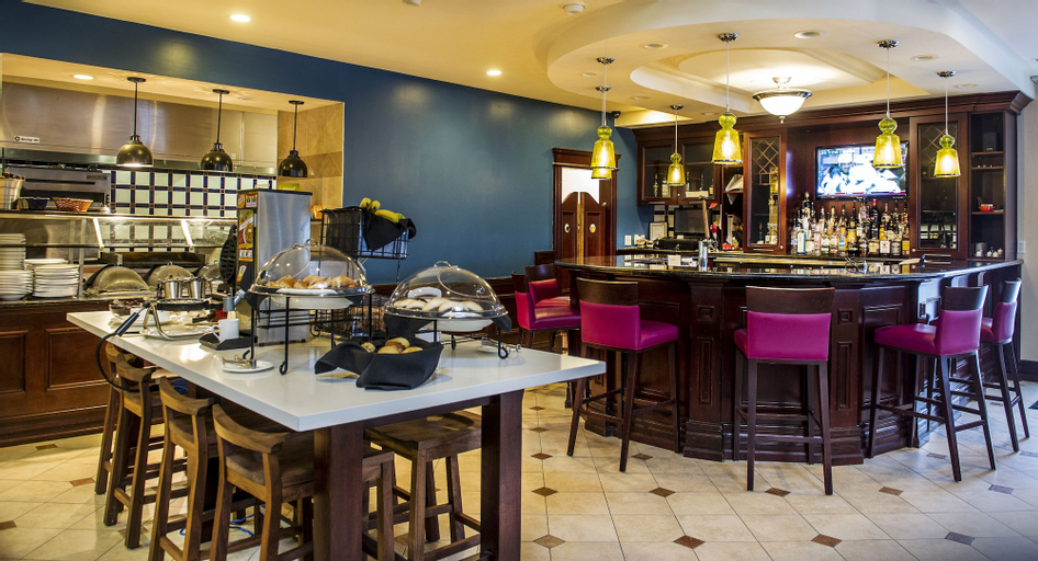Food & Drinks 5, Hilton Garden Inn Niagara-on-the-Lake, Niagara