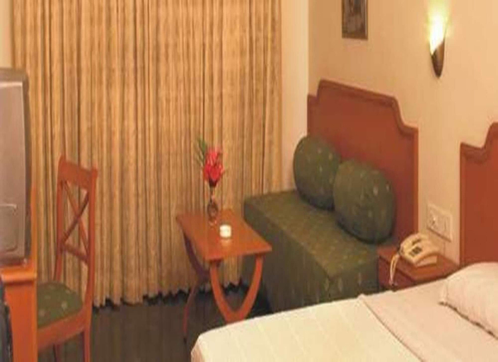 Bedroom 3, Renest Shraddha Inn - Shirdi, Ahmadnagar