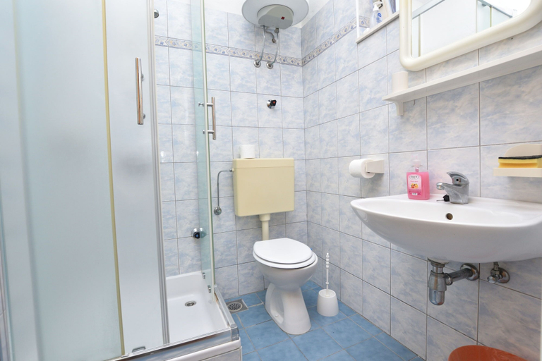 Bathroom 3, Apartments and Rooms Jakov, Primošten