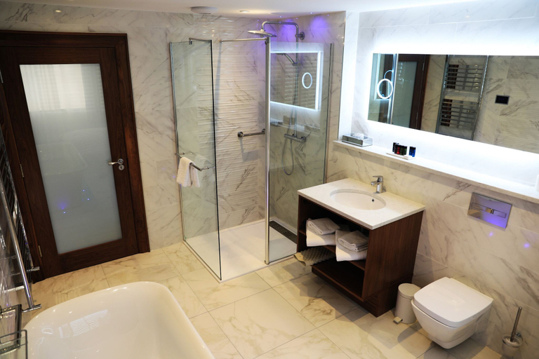 Bathroom 4, The Valley Hotel & Carriage Gardens, Mid Ulster