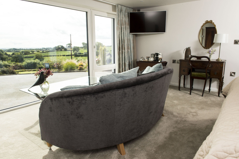 Others 5, Peartree Hill, Lisburn and Castlereagh