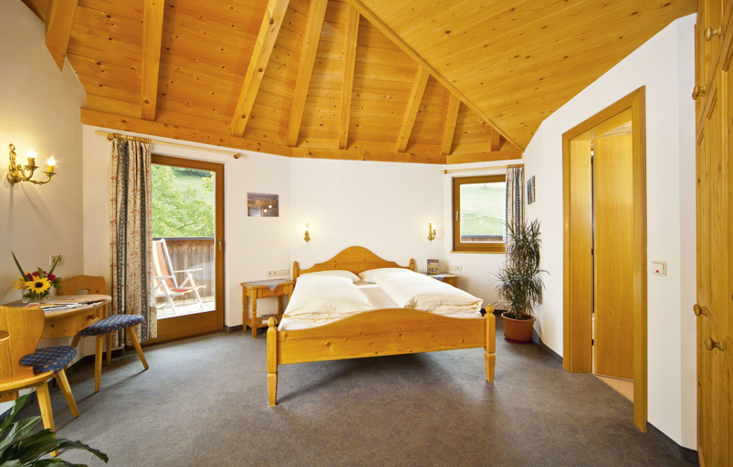 Bedroom 3, Alpinhotel Vajolet - Adults only, Bolzano