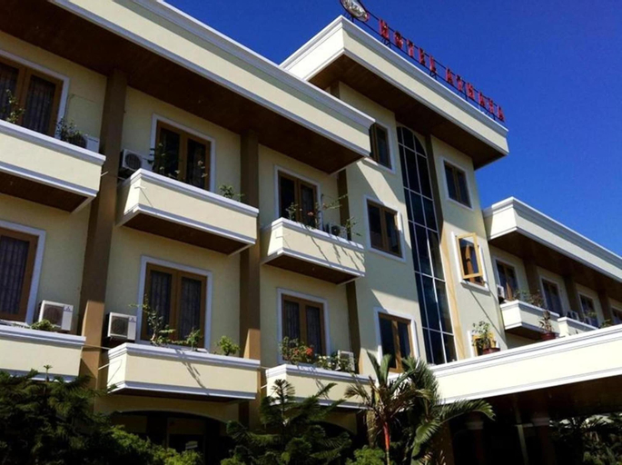 Exterior & Views 26