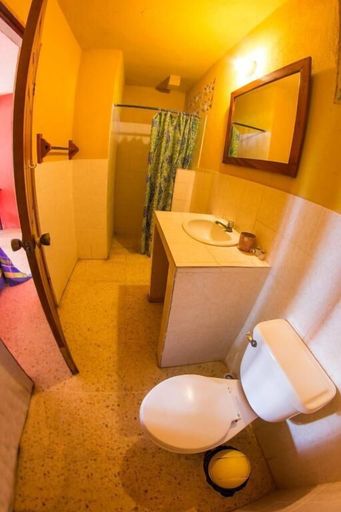 Bathroom 4, Hotel Cafe Del Sol, Taxisco