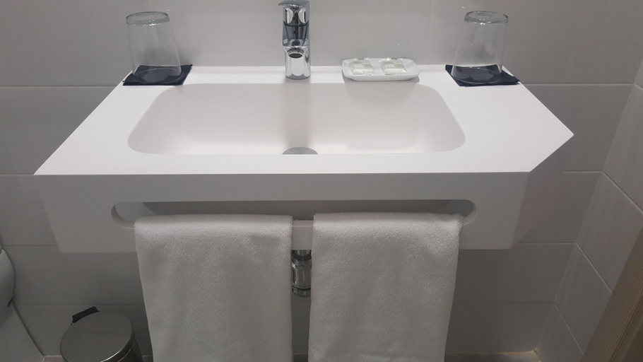 Bathroom 3, Hotel Portmán, Murcia