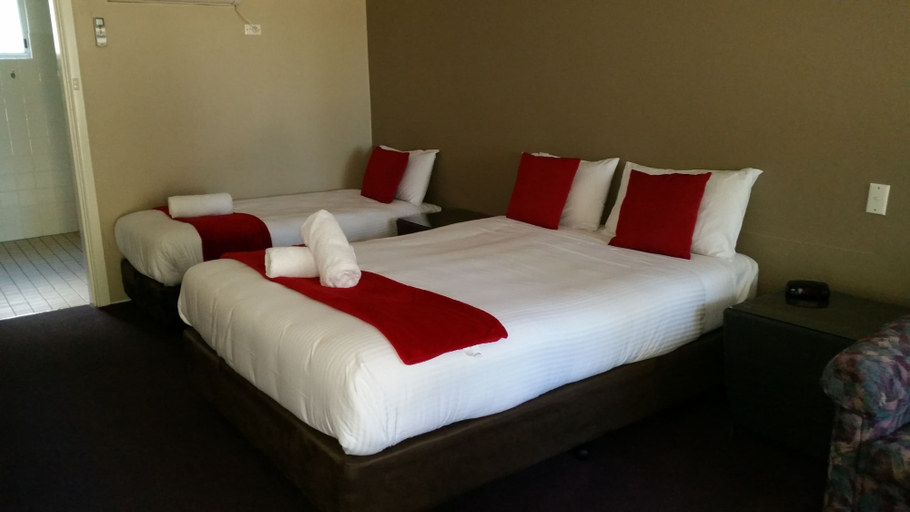 Bedroom 2, Moruya Motel, Eurobodalla