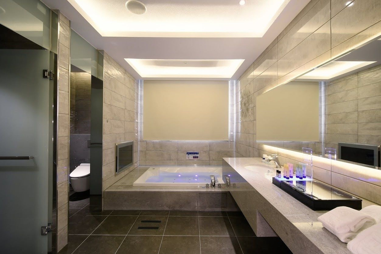 Bathroom 4, Uher Luxury Resort & Hotel, Taichung