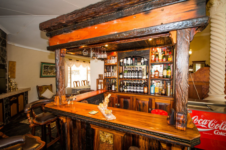 Food & Drinks 5, Homestead B & B, Cacadu
