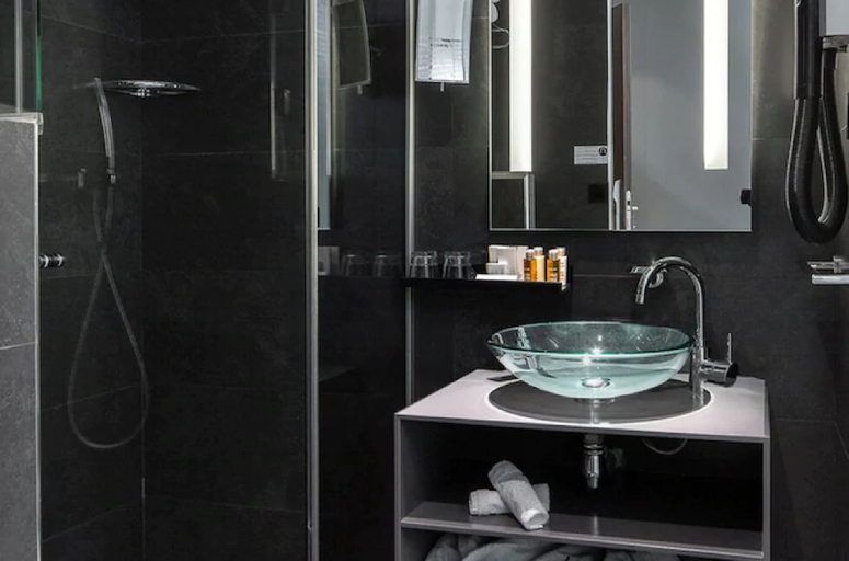 Bathroom 5, Lyric Hotel Paris, Paris