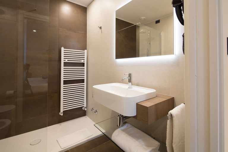 Bathroom 5, Best Western Plus Royal Superga Hotel, Cuneo
