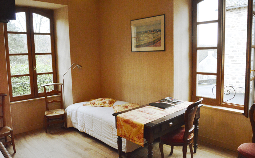 Bedroom 4, Les gites du bourg, Cantal