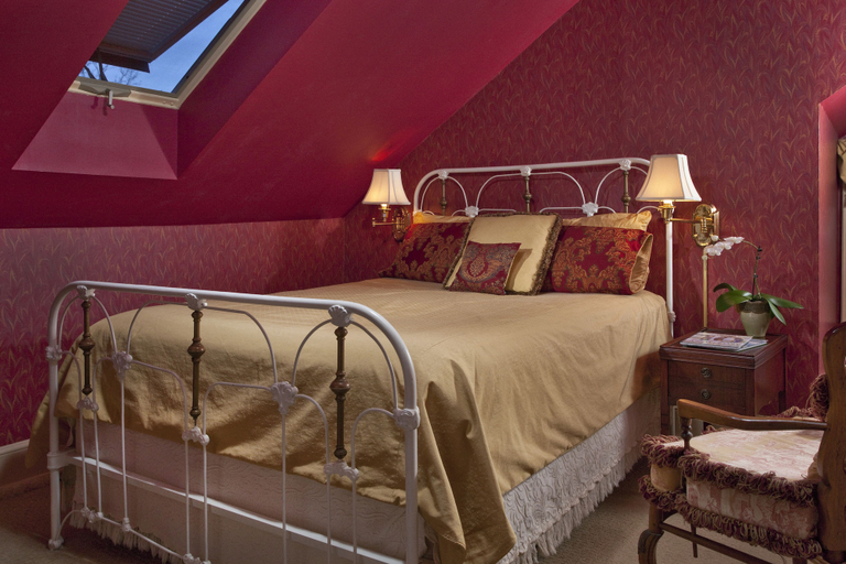 Bedroom 2, Albemarle Inn, Buncombe